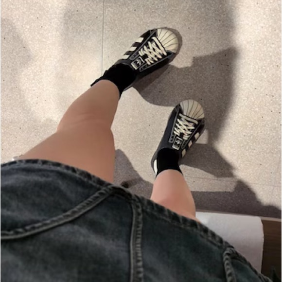 NWT Adifom Superstar classic FOAM sneaker - Picture 2 of 6